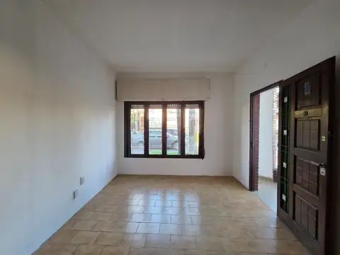 Casa en Alquiler con 1 cochera