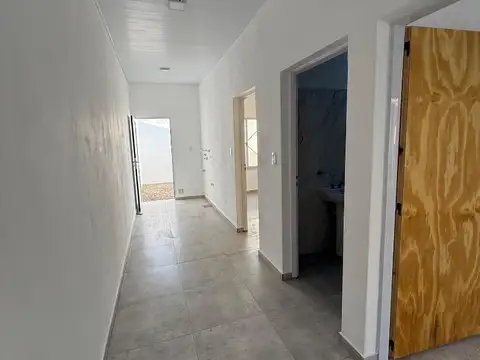 Casa 3 ambientes con 1 baño