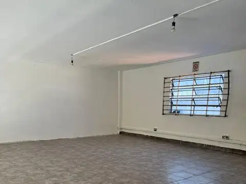 Galpon en Alquiler 27  mts Frente