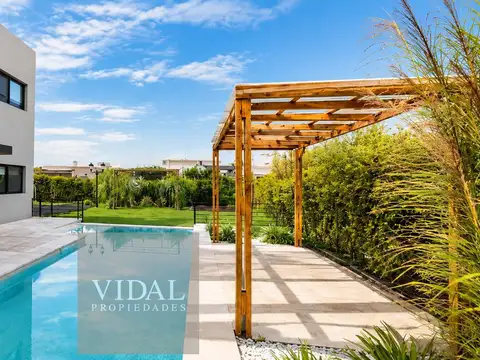 Casa en venta con pileta Barrio San Ramiro Pilar del Este