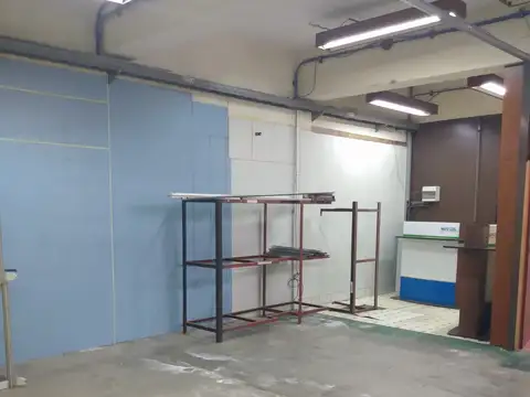 Galpón + vivienda en venta en Lomas De Zamora