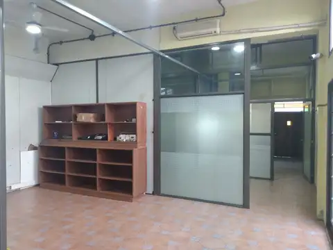 Galpón + vivienda en venta en Lomas De Zamora