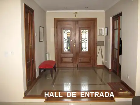 Casa 5 ambientes con 4 baños