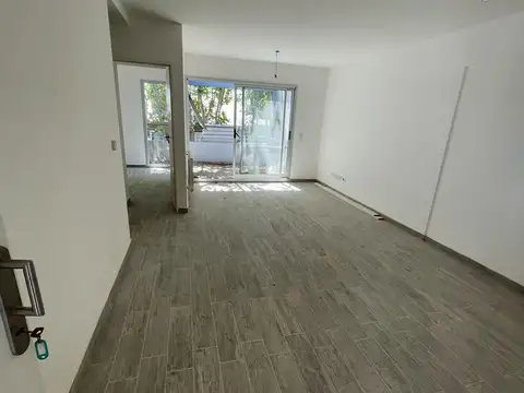 Departamento en Venta en San Isidro Vias / Rolon, USD 170.000