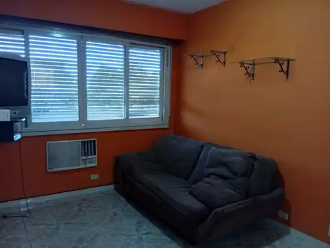 Departamento tres ambientes con cochera en alquiler