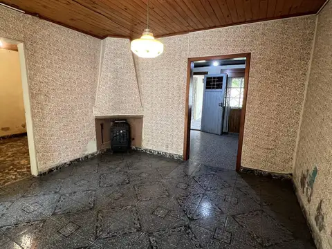 Casa de 3 amb. con gran terreno a la venta en Cañuelas