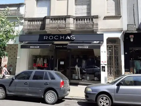 PH en venta - 8 Dormitorios 2 Baños - 236Mts2 - La Plata