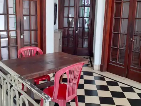 Depto Tipo Casa 9 ambientes con 2 baños