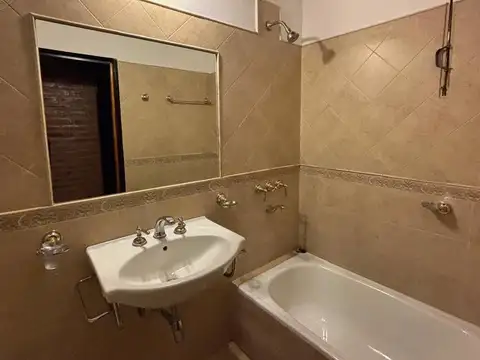 Departamento en Alquiler con 1 cocheras