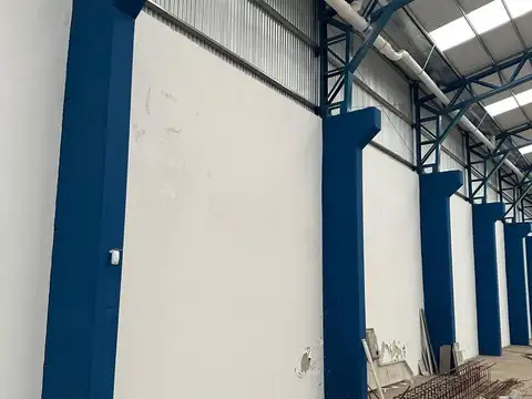 NAVE INDUSTRIAL EN VENTA! BATLLE ORDOÑEZ - RUTA 18