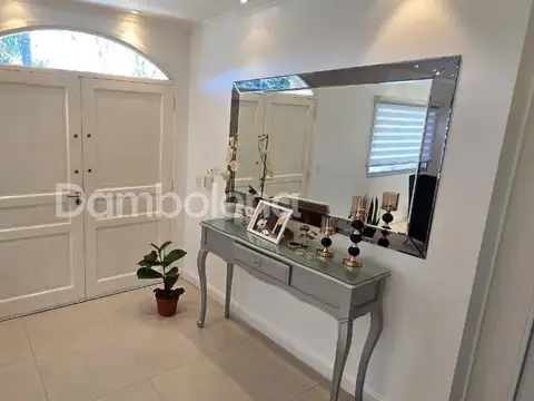 Casa Chalet  en Alquiler en San Patricio, Francisco Álvarez, Moreno