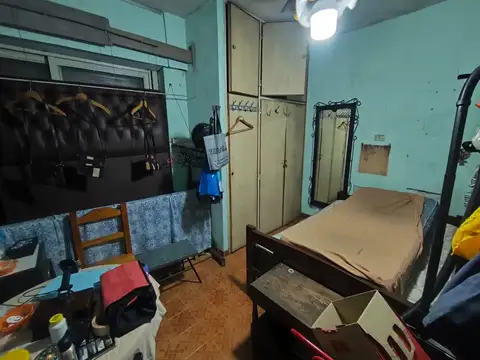 Venta - Casa - 4 Ambientes- Lote Propio - Reciclar - Permuta - Villa Luro