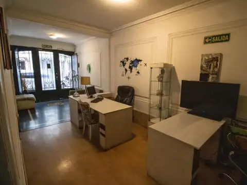 Casa 8 ambientes con 5 baños