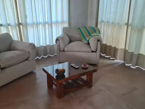 Depto Tipo Casa 4 ambientes con 2 baños