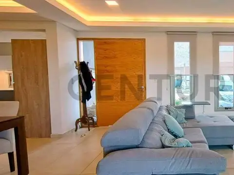 Casa 3 ambientes con 2 baños
