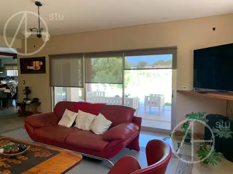 Casa 6 ambientes con 3 baños