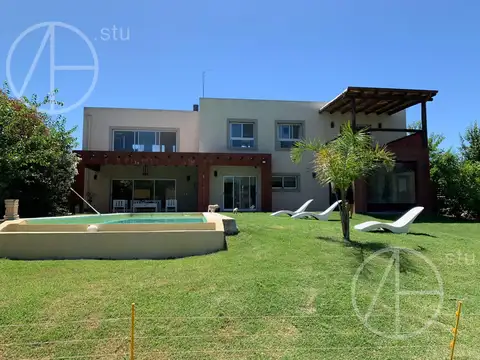 Casa en Alquiler Temporario lote al Agua Canton Escobar