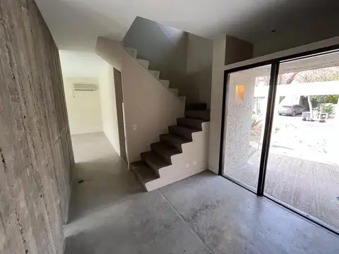 Casa en Alquiler en Grand Bourg, $ 3.500.000