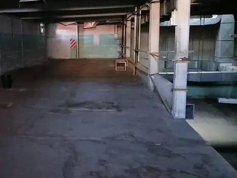 Galpon en Venta 10  mts Frente