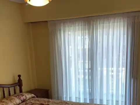 Casa en Alquiler Temporal con 2 cocheras