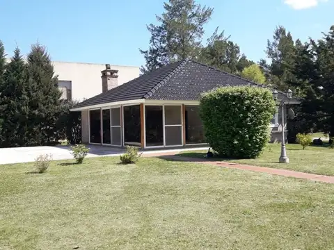 Casa 5 ambientes con 4 baños