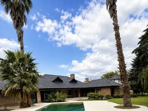 VENTA CASA SAN DIEGO 7 AMB 4 DORMS REFACCIONADA LOTE INTERNO