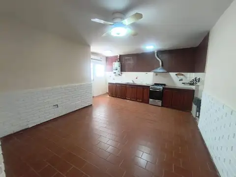 Depto Tipo Casa 4 ambientes con 1 baño