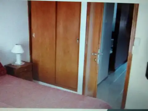 434 - SAN BERNARDO: TRIPLEX CON 3 DORMITORIOS A 3 CUADRAS DEL MAR + COCHERA + WIFI