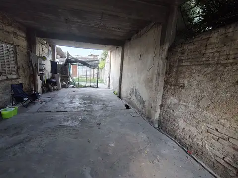 VENTA CASA 2 AMBIENTE QUILMES OESTE GRAN POTENCIAL