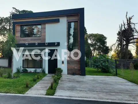 Venta de Casa 4 Ambientes en Villa Udaondo, Ituzaingó