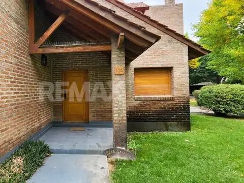 Casa en Alquiler en Neuquén, USD 4.000