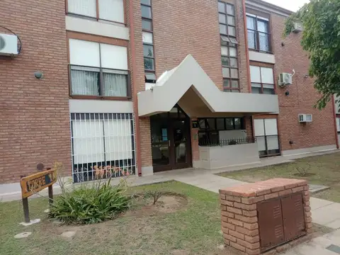 SE VENDE DEPARTAMENTO ZONA CHATEAU 3 DORMITORIOS