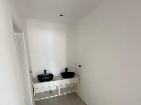 Casa 6 ambientes con 3 baños
