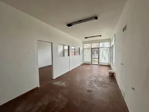 VENTA - LOCAL EN BARRIO COMI PINI
