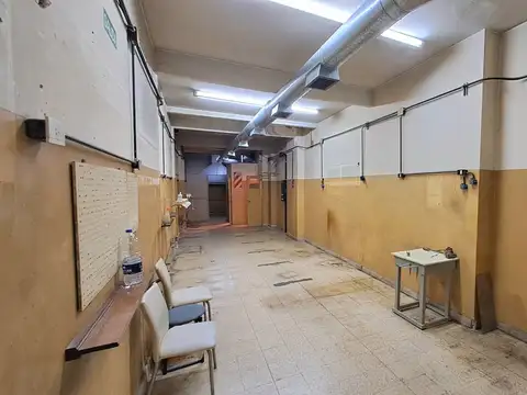 LOCAL EN EL BARRIO DE ONCE