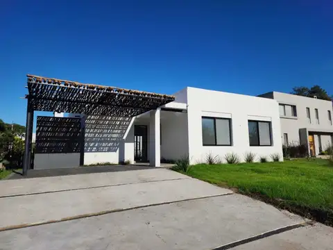 Casa  en Venta en Santa Clara, Manzanares, Pilar