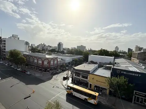 Oficina en alquiler comercial y/o profesional