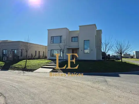 Casa en Alquiler en El Naudir, USD 1.500