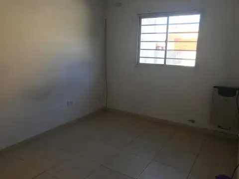 Departamento en Alquiler en Bernal Oeste, $ 600.000