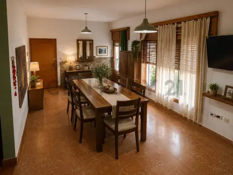 Venta PH 5 dormitorios con doble renta B° Colón