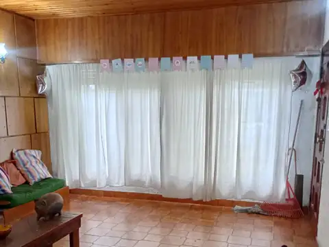 Amplia y cómoda casa en venta.