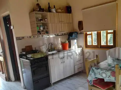 Casa 4 ambientes con 2 baños