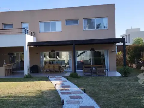 Casa en Venta en San Matias, USD 299.000