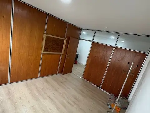 Oficina 3 ambientes con 1 baño