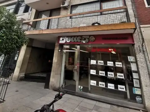Semipiso de 3 ambientes 70m2 con 2 baños exctelente ubic