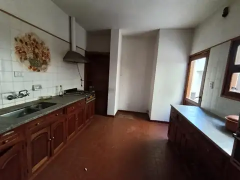 Casa en Alquiler con 1 cochera