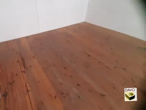 Galpón - depósito o Taller con entrepiso, muy buen estado