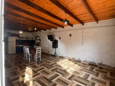 VENTA CASA 2 DORMITORIOS CON PILETA, LOS MOLINOS