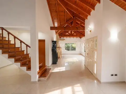 Casa en Alquiler en Santa Ana, USD 1.700