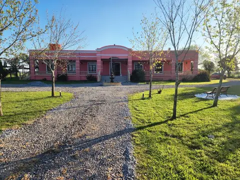 Casa en Venta con 4 cocheras